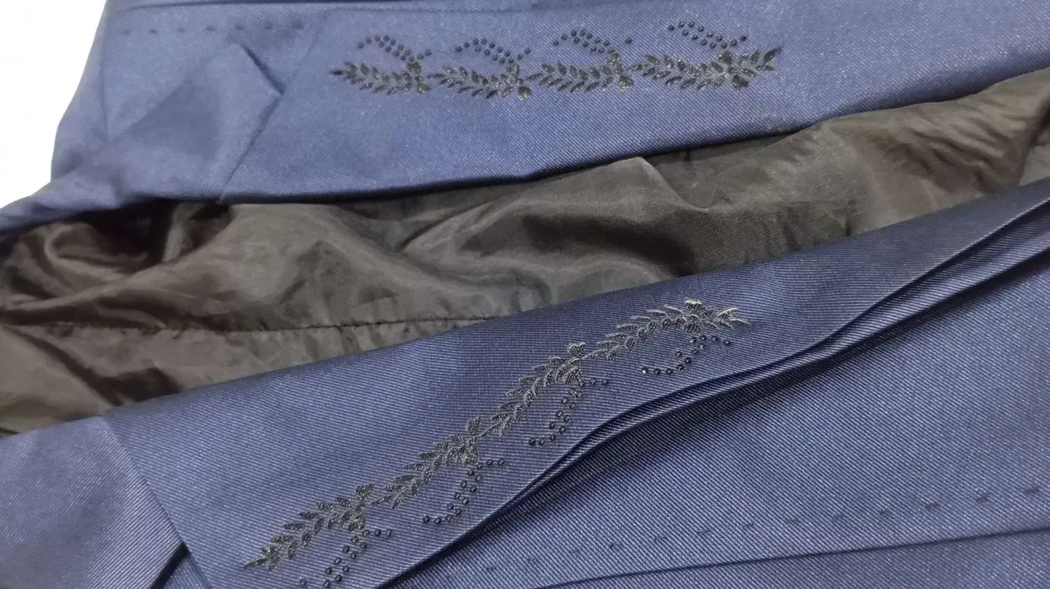 لباس.کت.شلوار|لباس|زابل, |دیوار