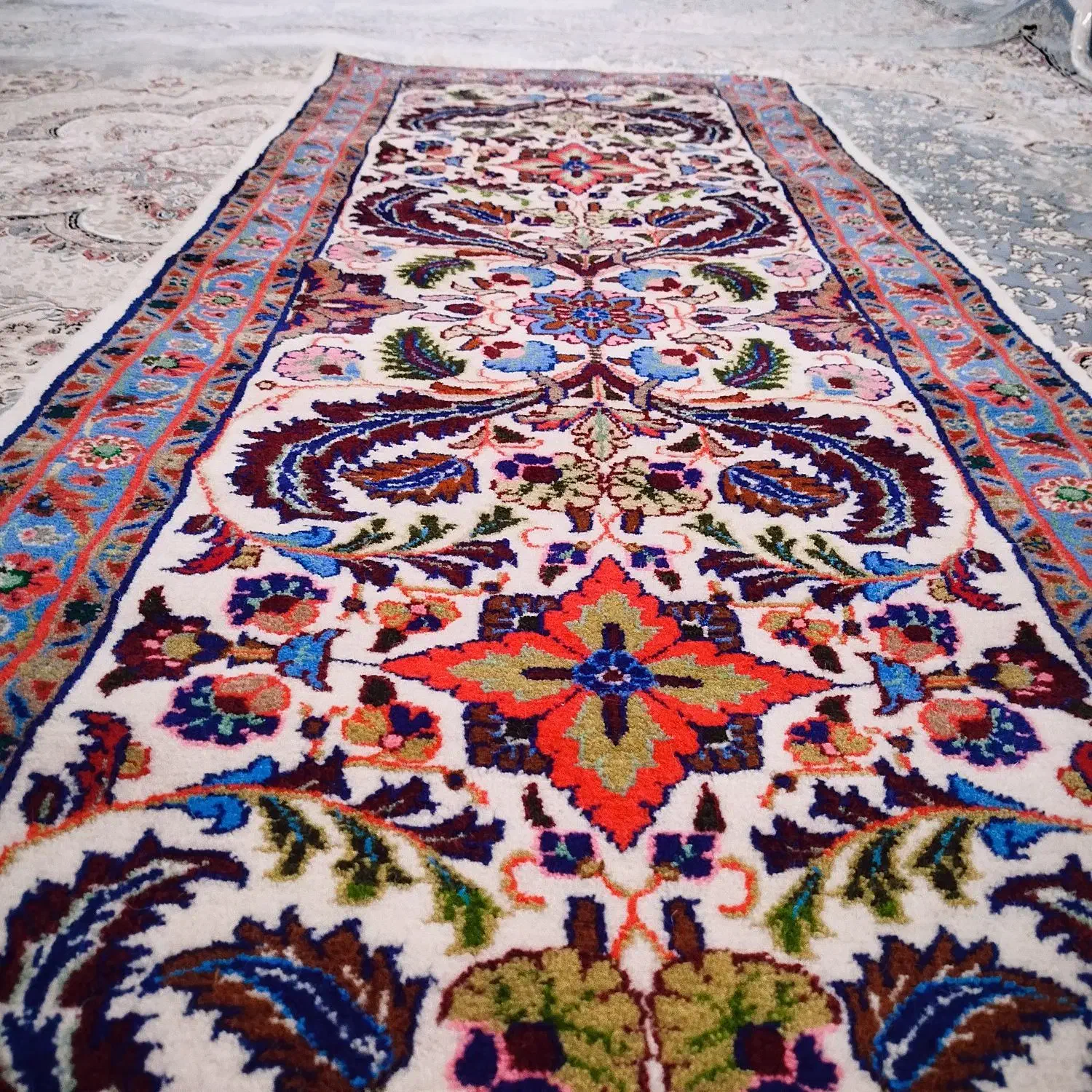 یک عددفرش دست بافت ۲متری تمیز|فرش|شیرینسو, |دیوار