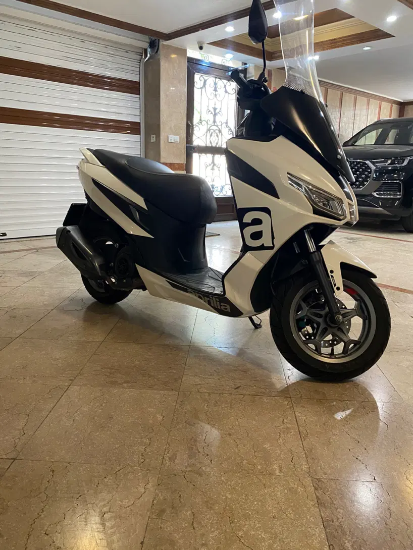 اسکوتر آپریلیا sxr160 پیاجیو|موتورسیکلت|تهران, امیریه|دیوار