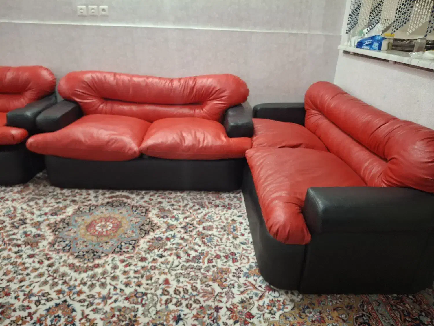 مبل چرم در حد نو|مبلمان اداری|قم, مسجد امام حسن|دیوار