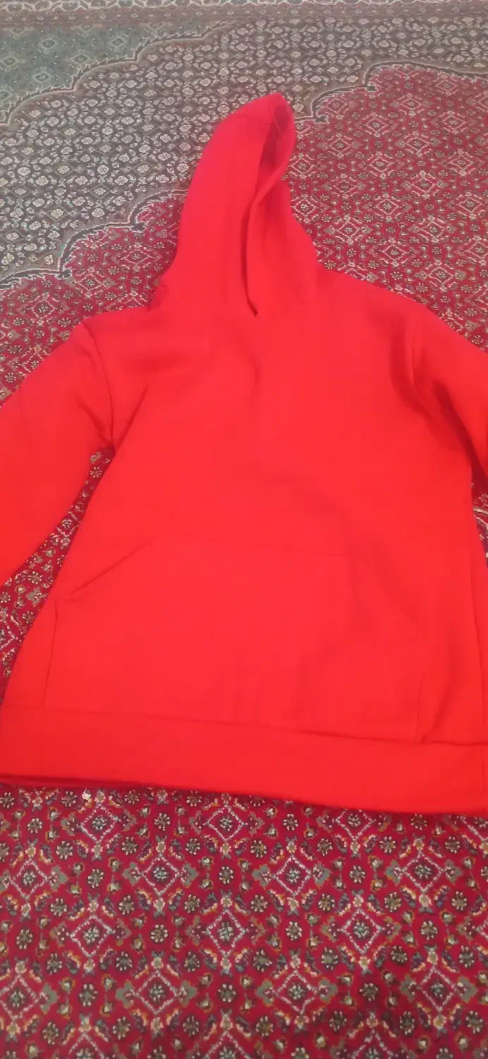 هودی|لباس|بروجرد, |دیوار