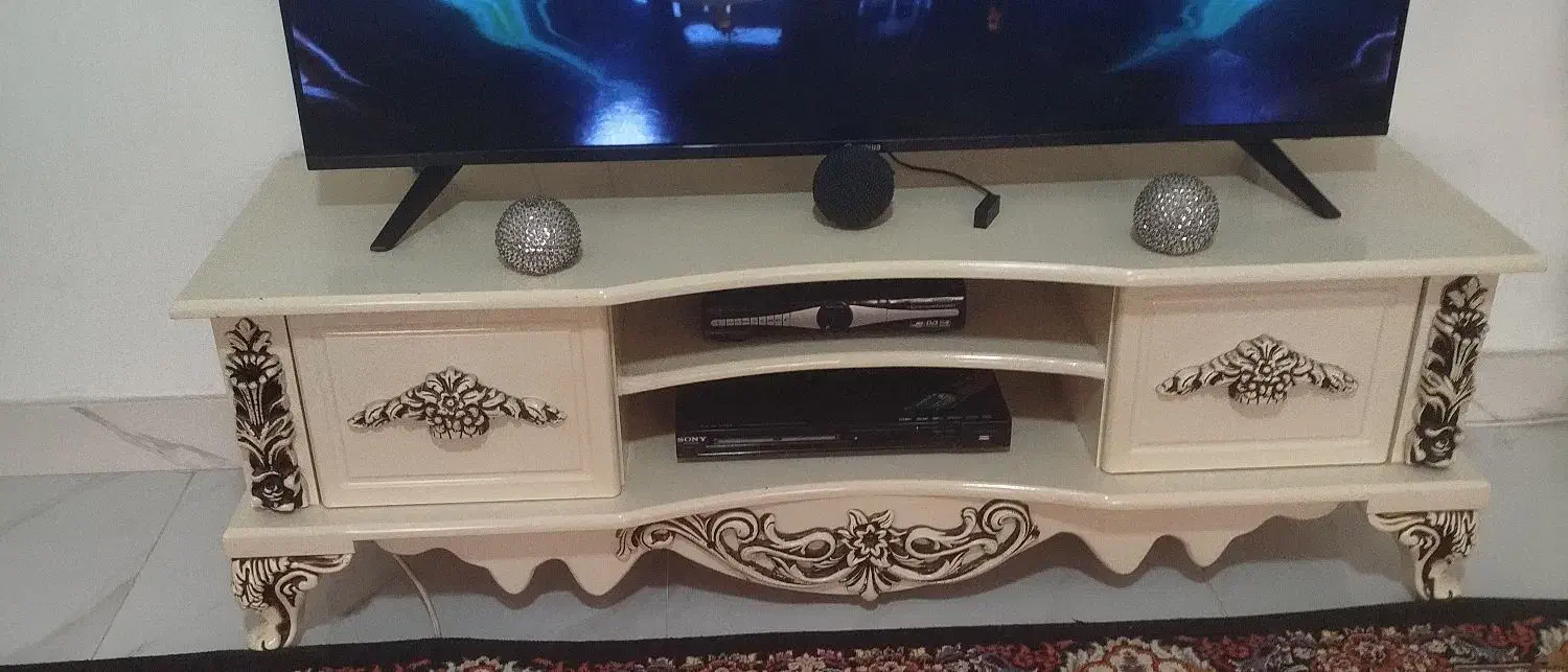 قیمت ۸۰۰۰۰۰۰|بوفه، ویترین، کنسول|بیستون, |دیوار