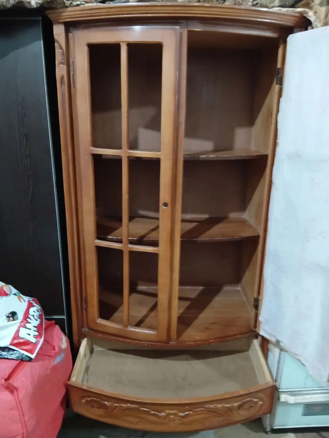 عروسک|اسباب‌بازی بچه|زاهدان, |دیوار