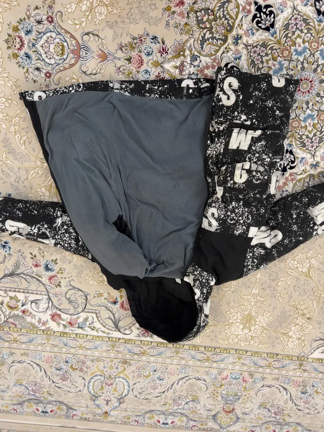 کاپشن نو|لباس|الوند, |دیوار