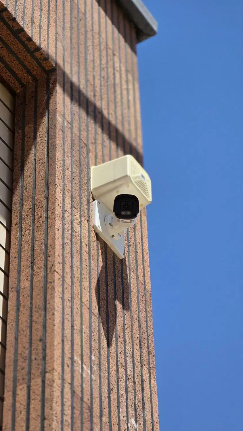 حفاظت با دوربین|دوربین مداربسته|قم, تکیه آقا سید حسنی|دیوار