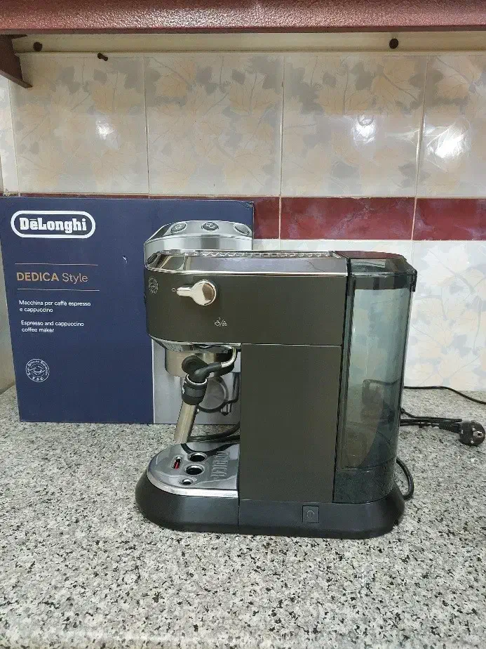 اسپرسو ساز دلونگی|سماور، چای‌ساز، قهوه‌ساز|قم, طلاب غیر ایرانی|دیوار