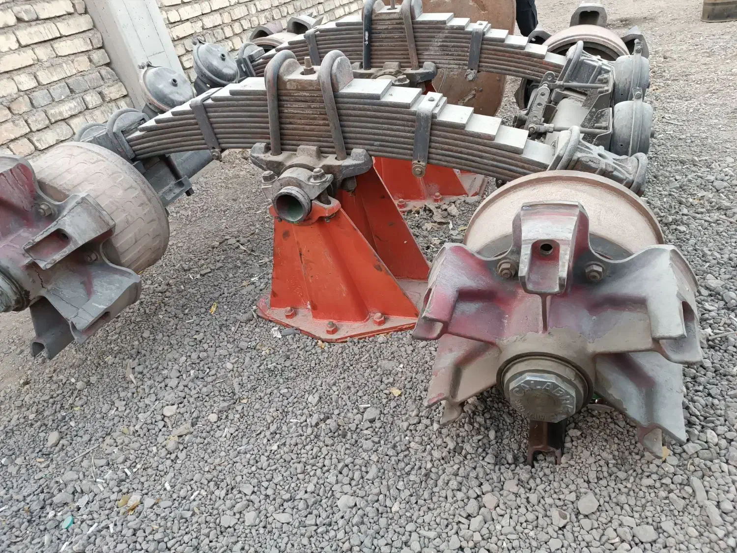 دستگاه‌تریلی|قطعات یدکی و لوازم جانبی|فولادشهر, مدیسه|دیوار