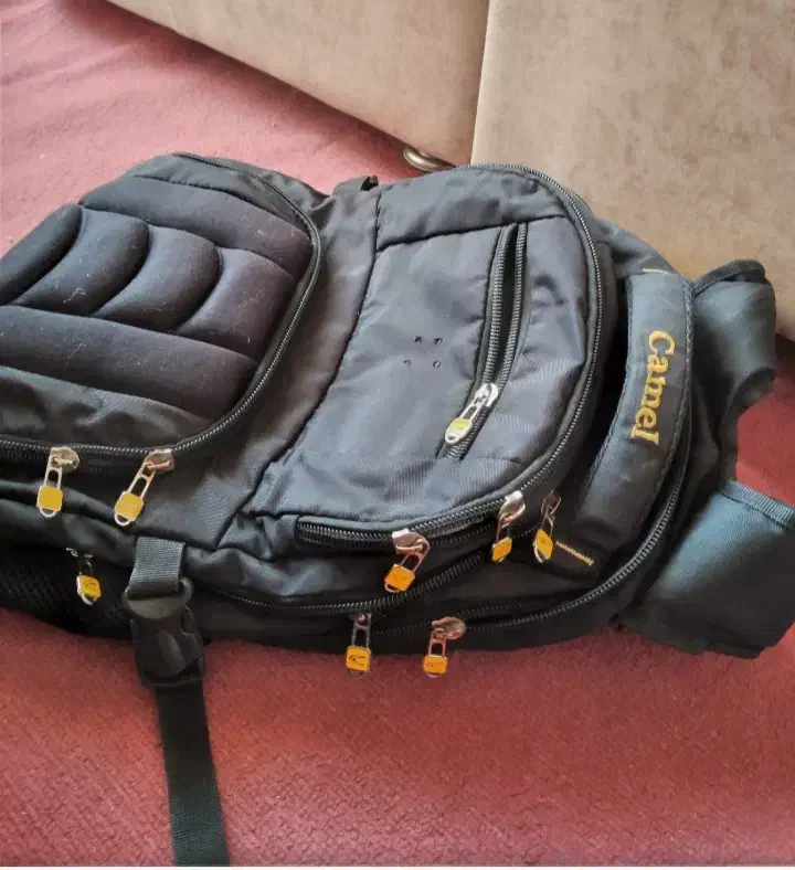 گوله پشتی لب تاب سالم 300هزار تومان وسجاد|کیف، کفش، کمربند|ملارد, |دیوار