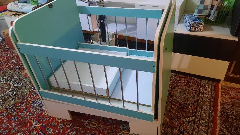 گهواره وتخت|تخت و صندلی بچه|ایلام, |دیوار