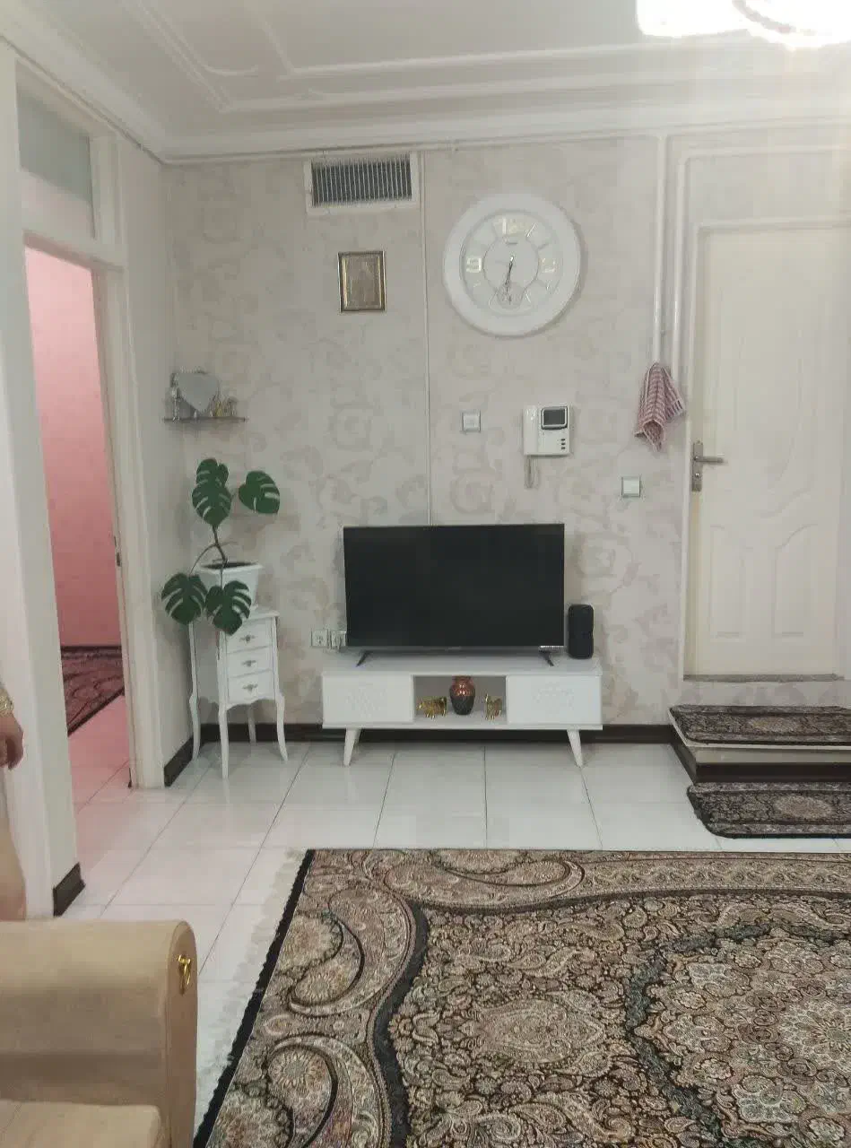 آپارتمان ۷۰ متری دو خوابه شهرک فرهنگیان میدان عقاب|اجارهٔ آپارتمان|همدان, |دیوار