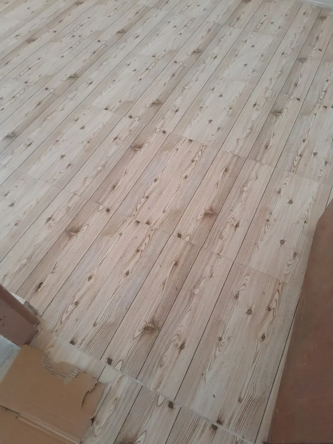 به یک کارگر برای پلاستر وکاشیکاری نیازمندم|استخدام معماری، عمران و ساختمانی|دزفول, |دیوار