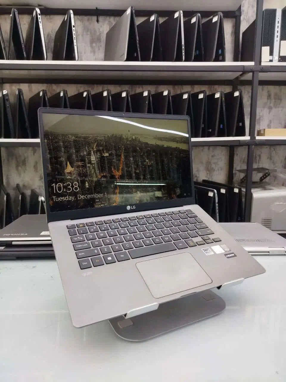 لپ تاپ LG نسل 10 فوق العاده سبک و خوش دست|رایانه همراه|اصفهان, شاه پسند|دیوار