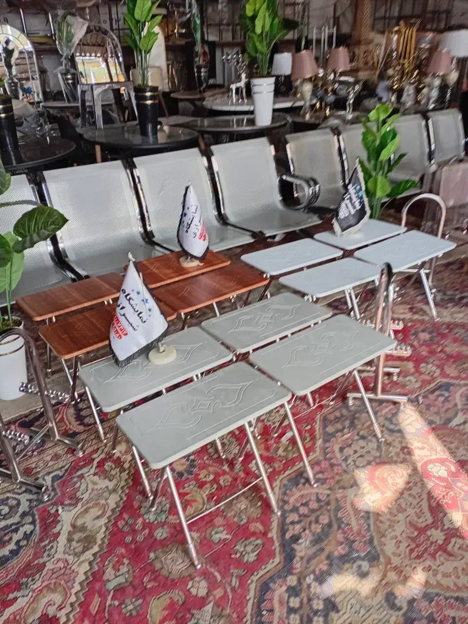 میز جلو مبلی تاشو مدل چمدونی پایه فلزی|مبلمان خانگی و میز عسلی|شیراز, وزیرآباد|دیوار