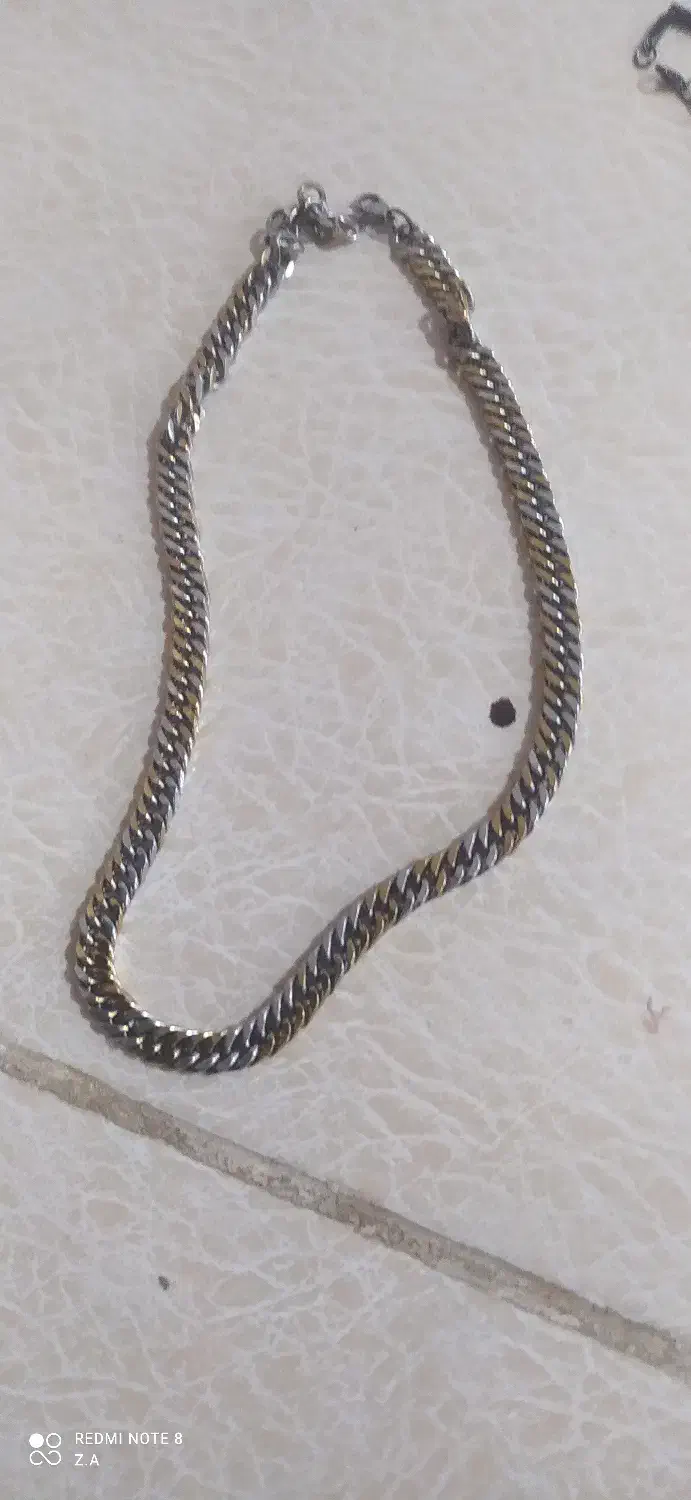 زنجیرگردن|بدلیجات|نهاوند, |دیوار