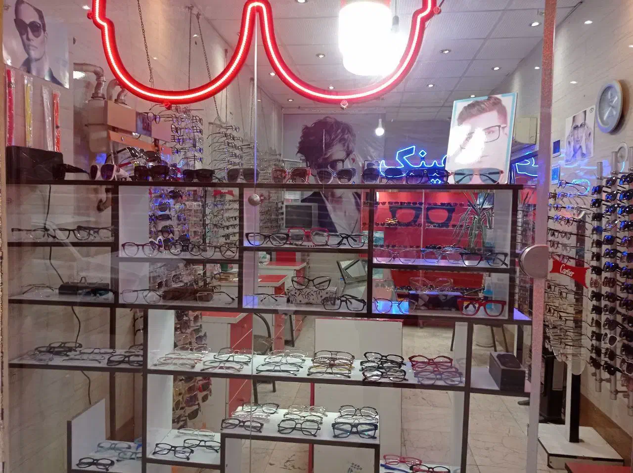 عینک فروشی و عینک سازی امیر|زیورآلات و اکسسوری|اندیشه, اندیشه فاز ۱|دیوار