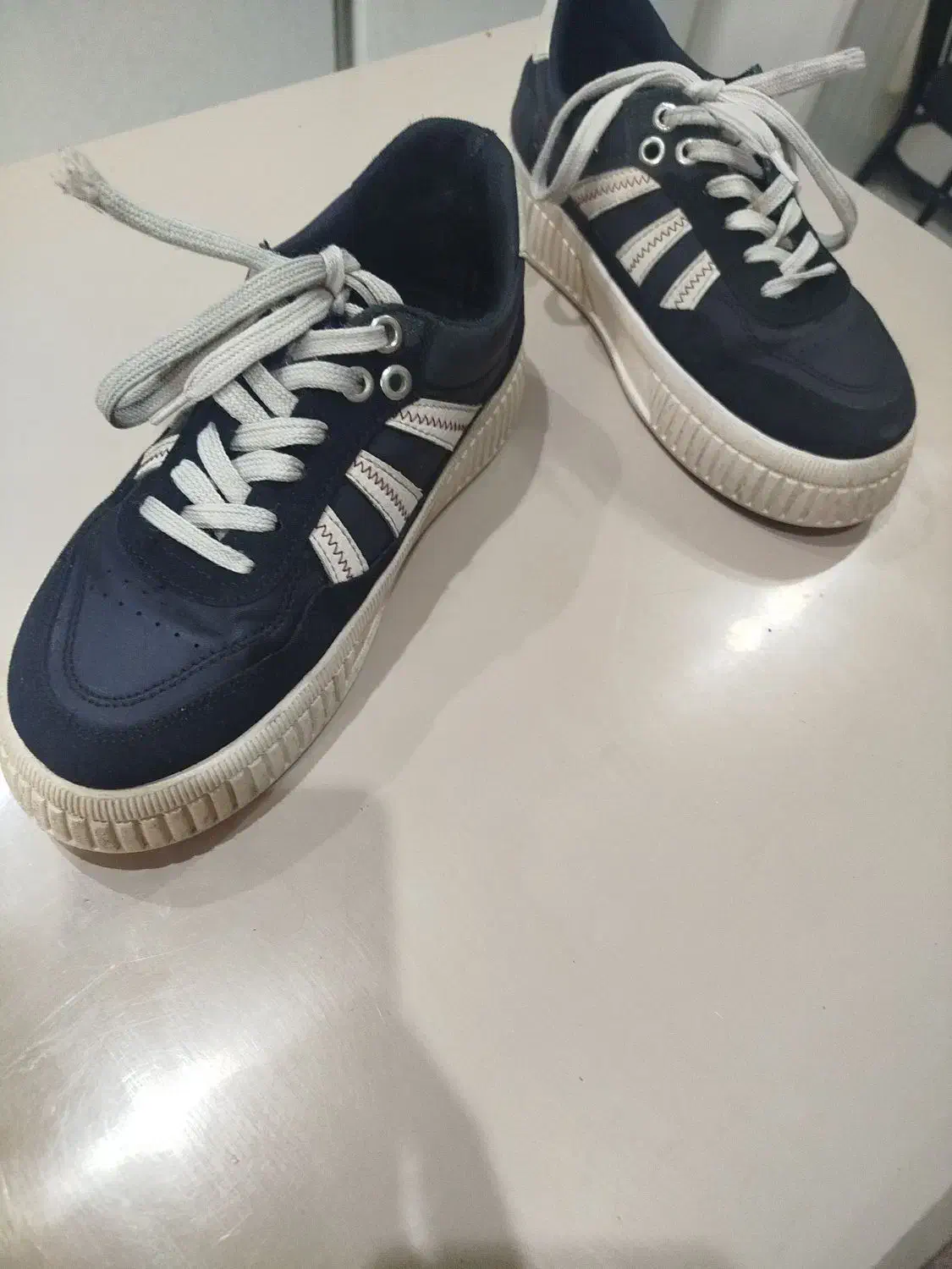 کفش|کیف، کفش، کمربند|تربت‌حیدریه, مظفریه|دیوار