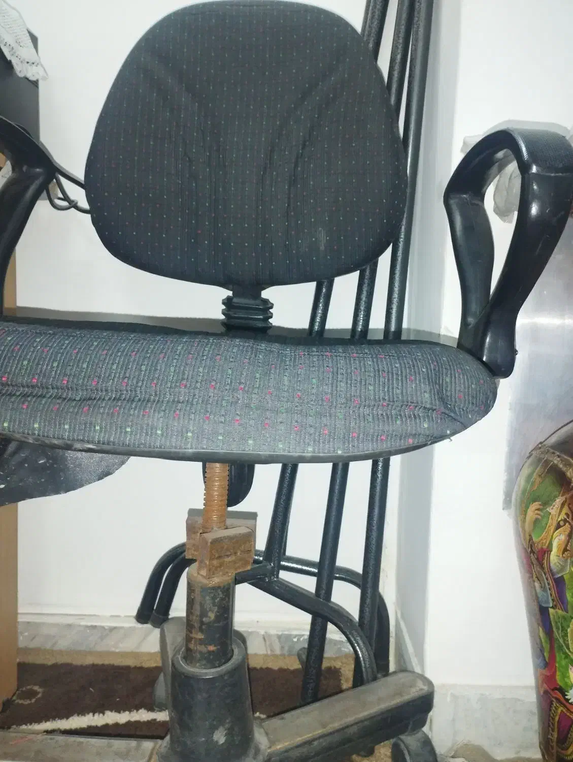 صندلی گردان|مبلمان اداری|سنندج, |دیوار