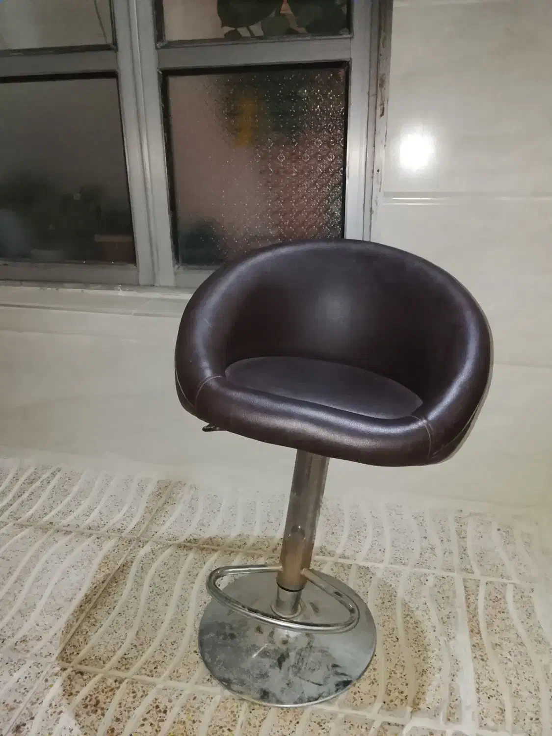 صندلی جک دار|صندلی و نیمکت|خوی, |دیوار