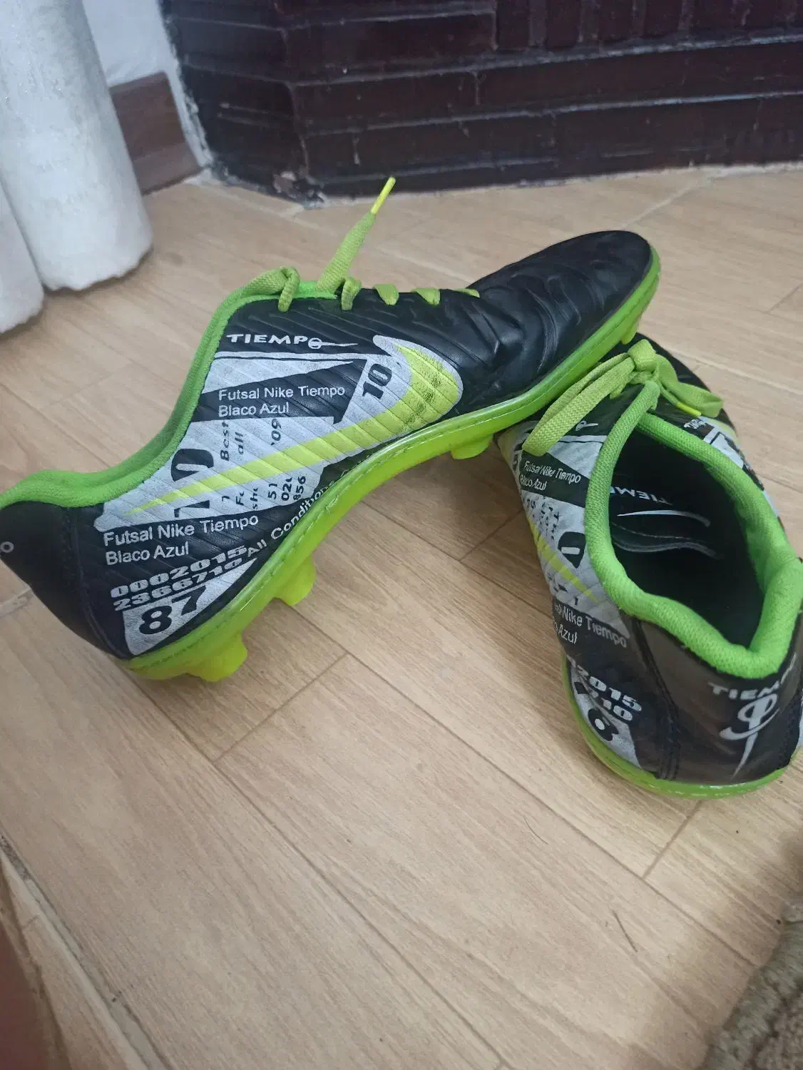 کتونی استوک روی چمن|کیف، کفش، کمربند|الوند, |دیوار