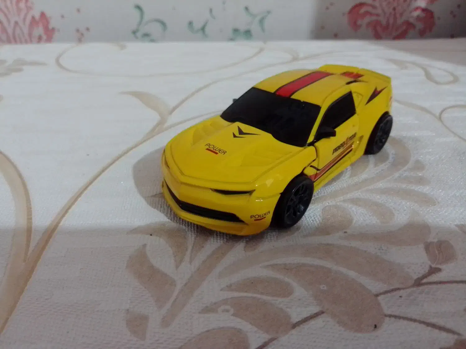 اسباب بازی ماشین فلزی تبدیل شو و فگور مرد اره ای|اسباببازی|مشهد, هفت تیر (نه دره)|دیوار