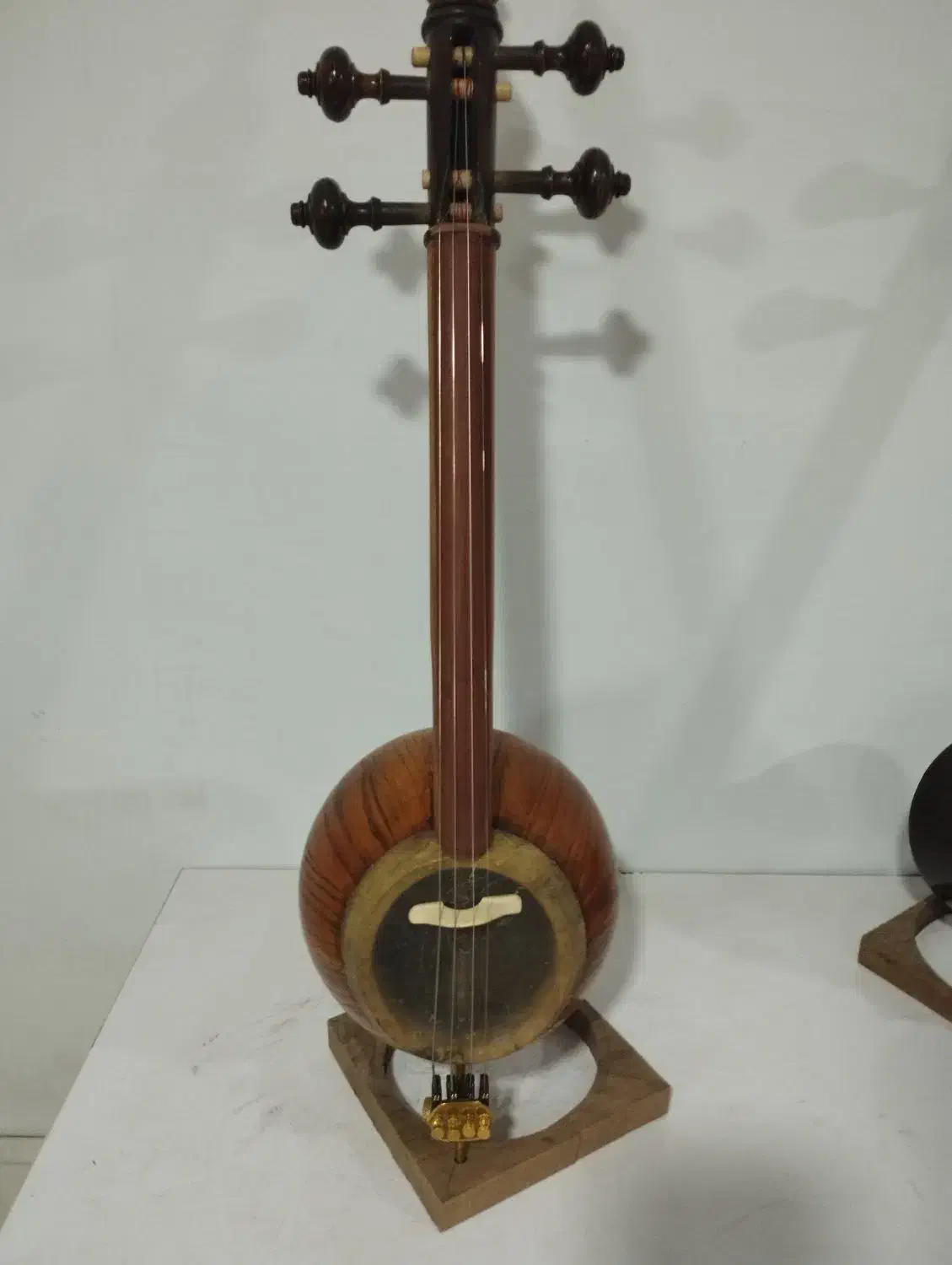 کمانچه پشت بسته|سازهای سنتی|اراک, |دیوار