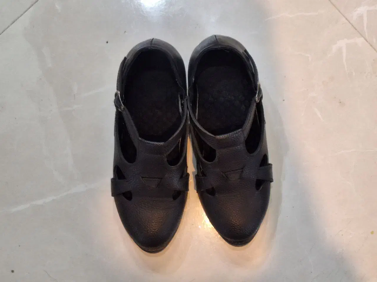 کفش چرم زنانه اصل سایز 38|کیف، کفش، کمربند|بیرجند, |دیوار