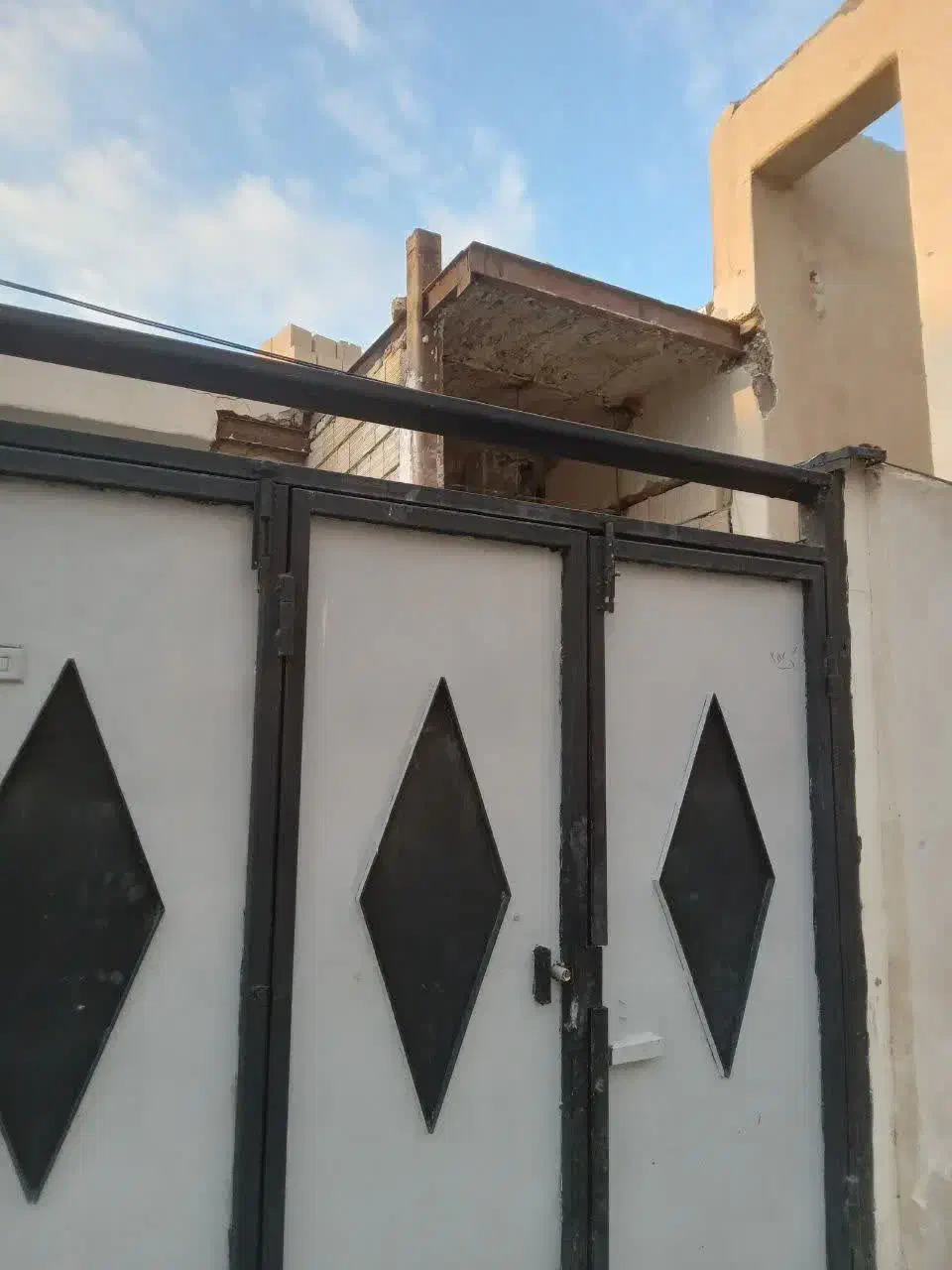 در بزرگ حیاط|مصالح و تجهیزات ساختمان|مشکیندشت, |دیوار