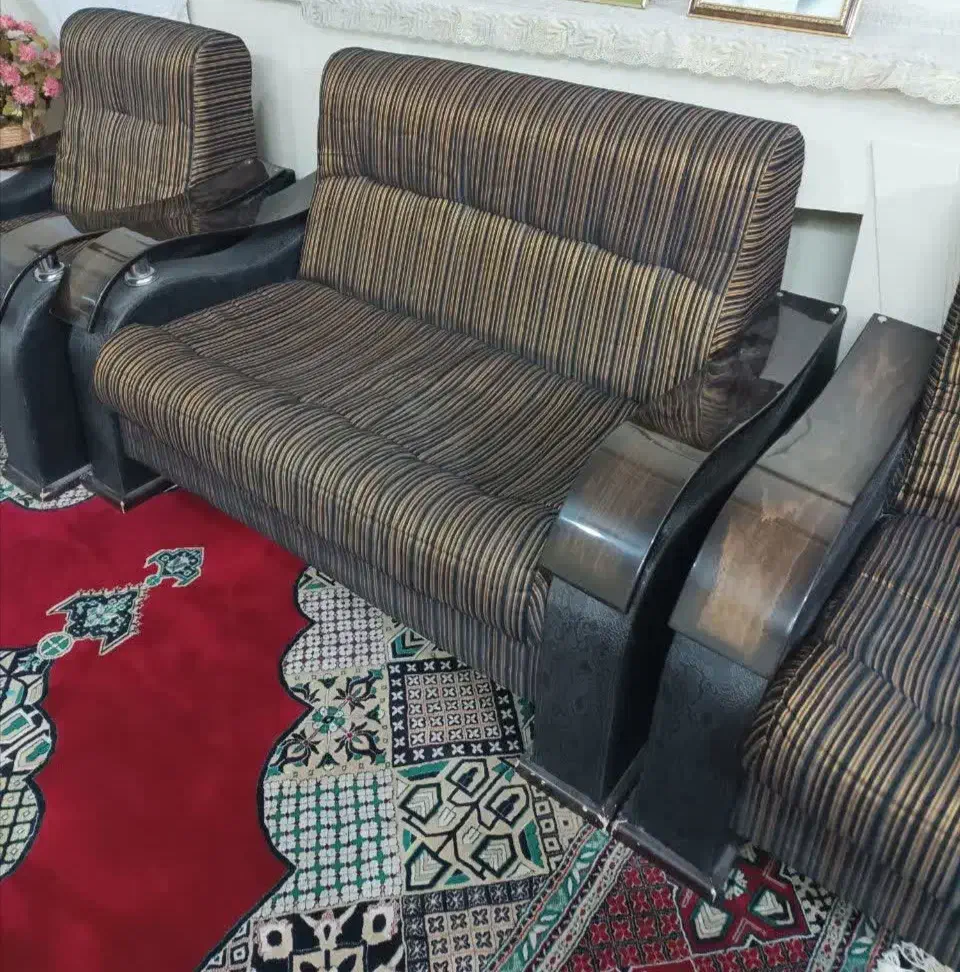 مبل هفت نفره|مبلمان خانگی و میز عسلی|شیراز, آزادگان|دیوار