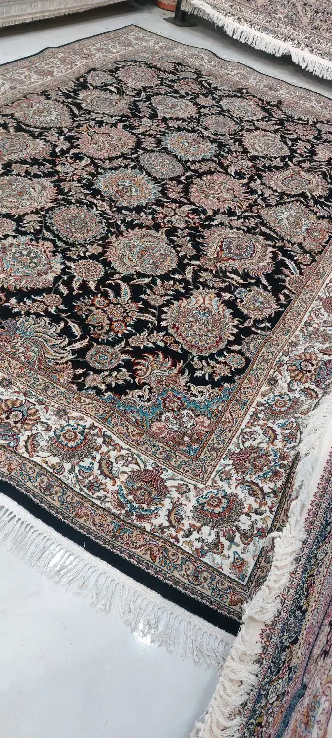 ۲ تخته فرش ۹متری ۷۰۰ شانه تراکم ۲۵۵۰|فرش|نسیمشهر, |دیوار