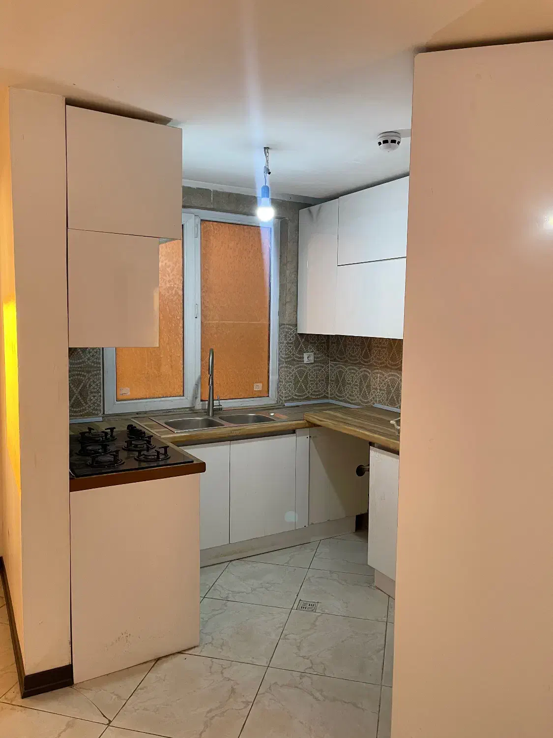 برج رهن کامل ۶۰ متری رو به آفتاب