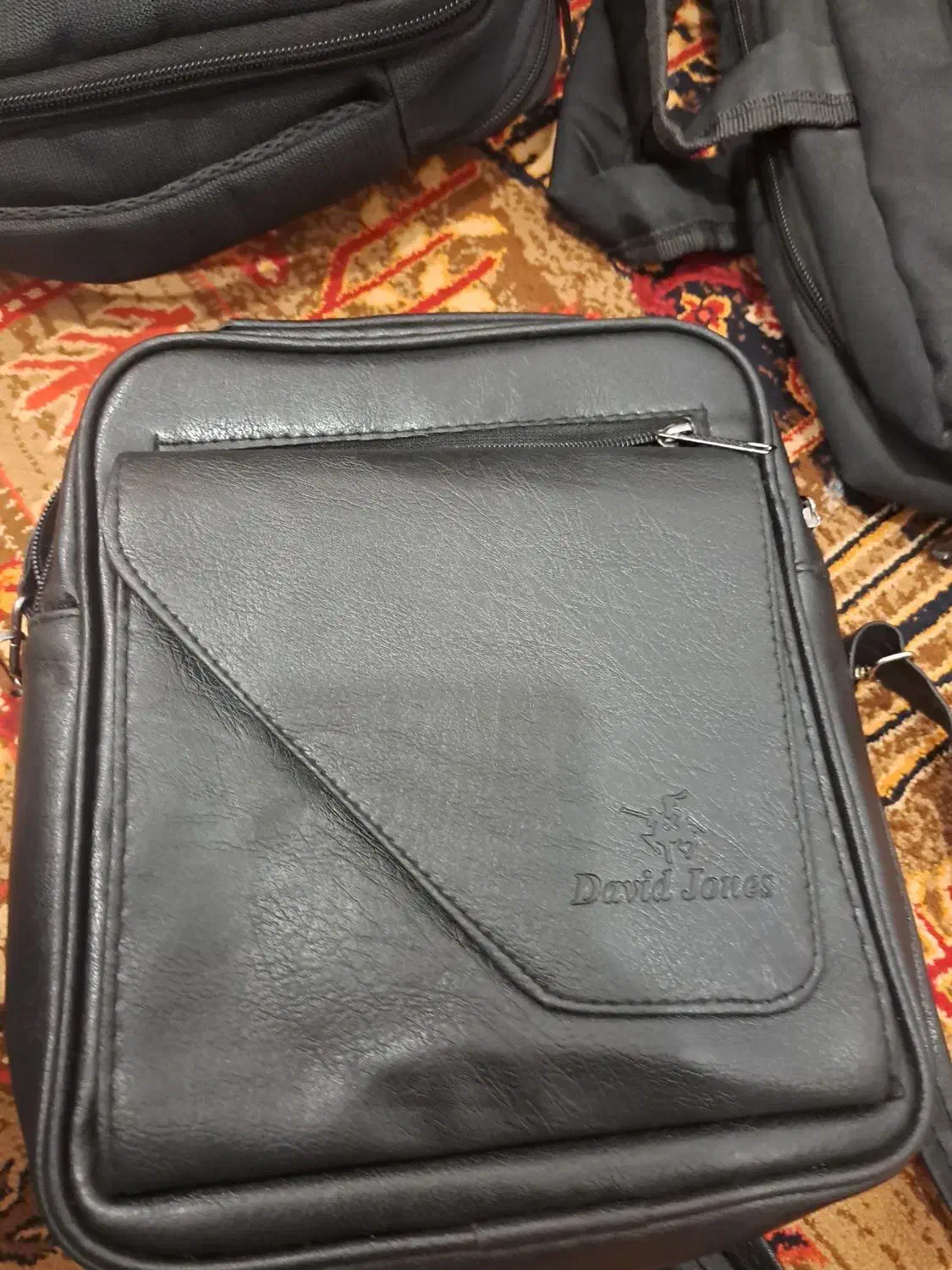 هم کیف اداری هم کیف لب تاب میشه .|کیف، کفش، کمربند|شوشتر, |دیوار