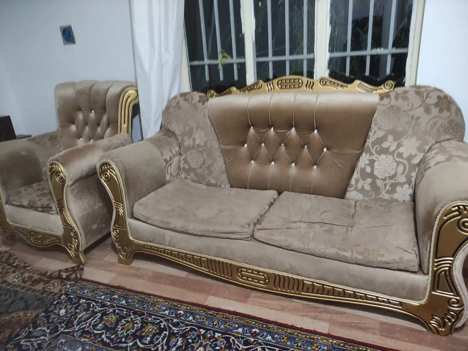 مبل راحتی همراه عسلی|مبلمان خانگی و میز عسلی|مرند, |دیوار