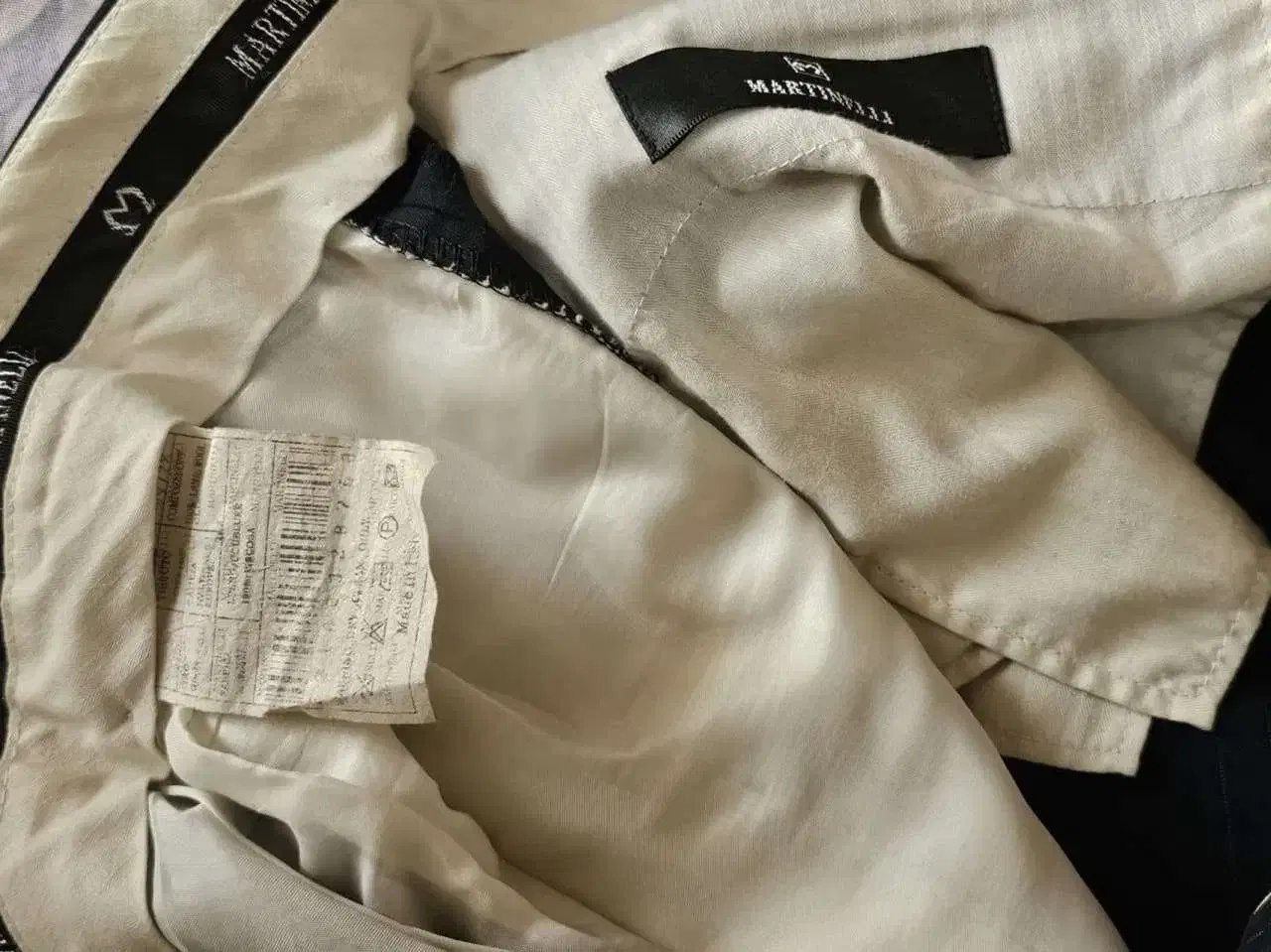 کت و شلوار سرمه ای مارتینلی ایتالیا سایز52|لباس|بابل, |دیوار