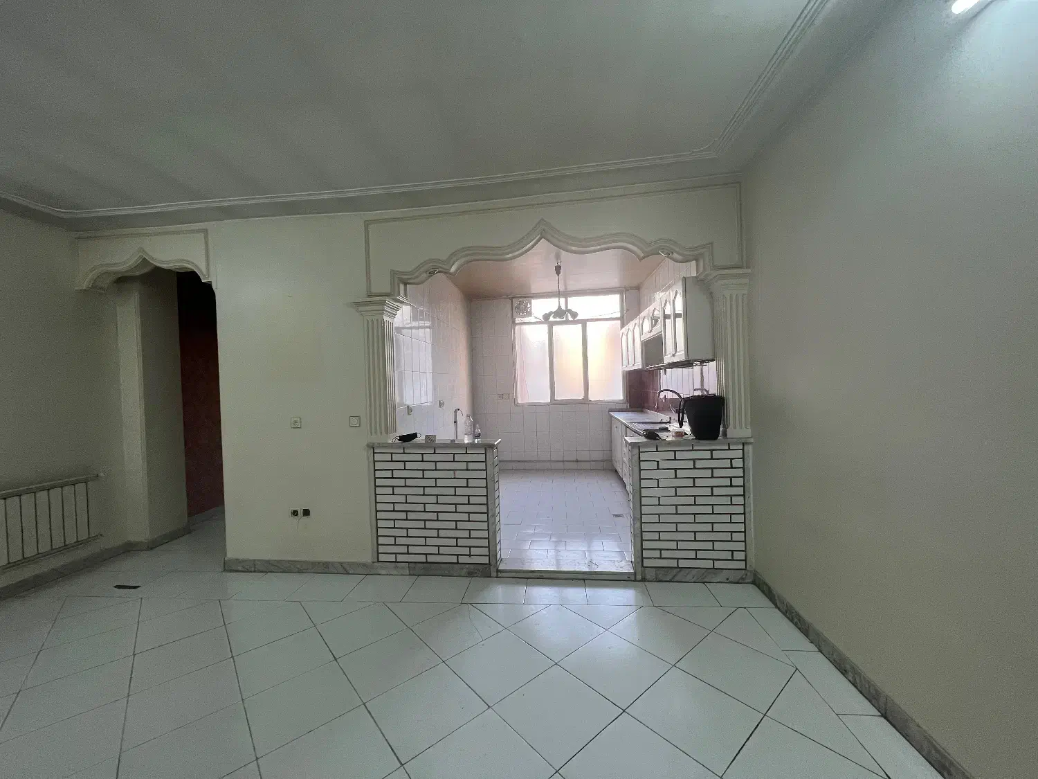 ۷۵ متر /دو خواب/ تقاطع کارگر آذربایجان /فوری تخلیه