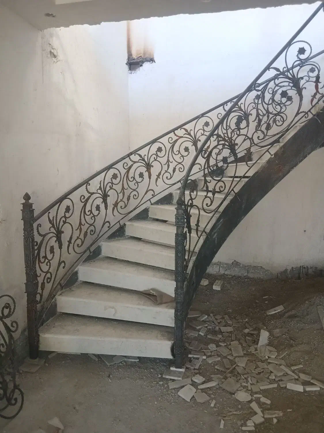 نیازمند جوشکار نیمه ماهر|استخدام صنعتی، فنی، مهندسی|دورود, |دیوار