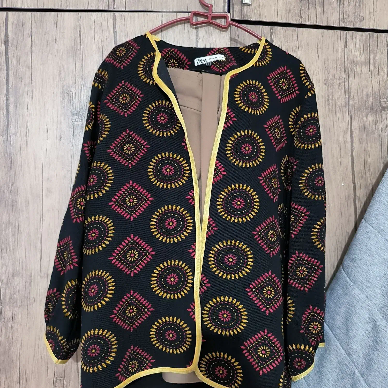 مانتو|لباس|بندر کنگان, |دیوار