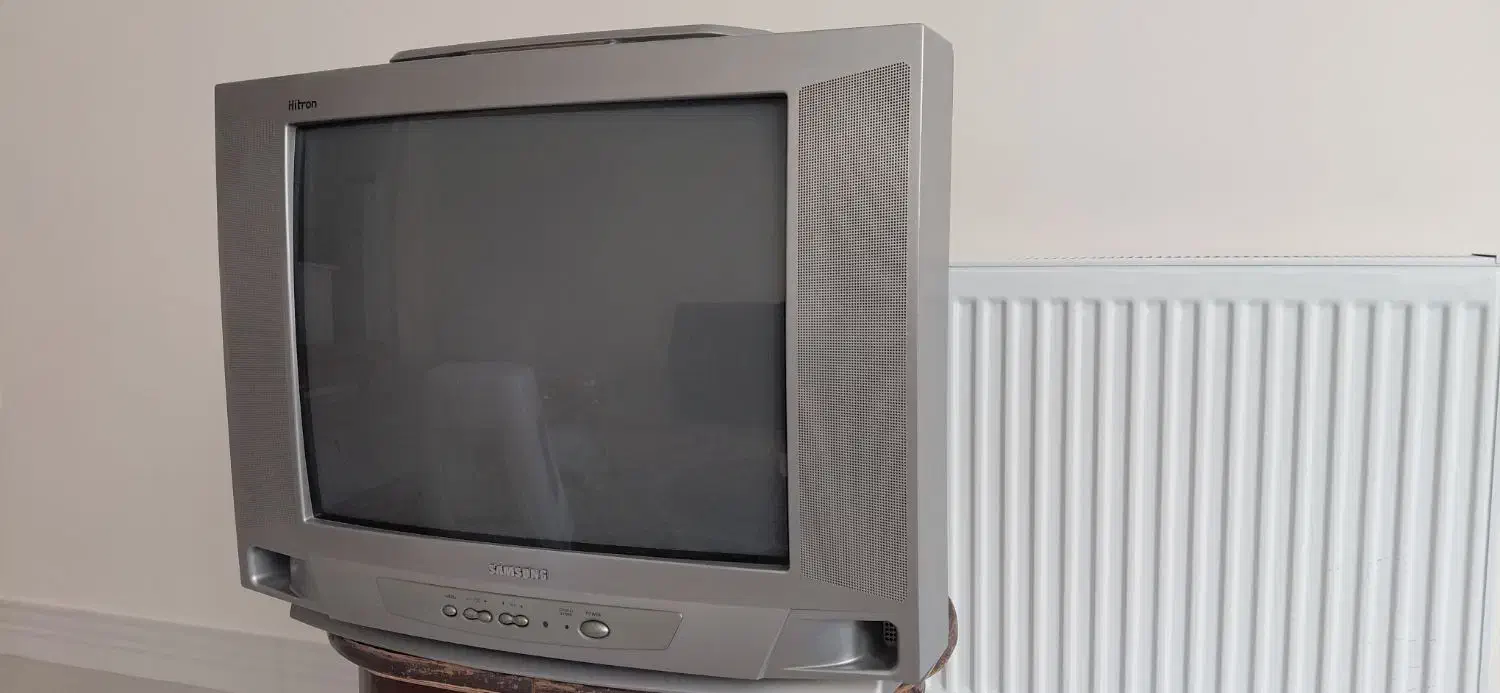 یک عدد تلوزیون سامسونگ ۲۱ اینچی|تلویزیون و پروژکتور|زنجان, |دیوار