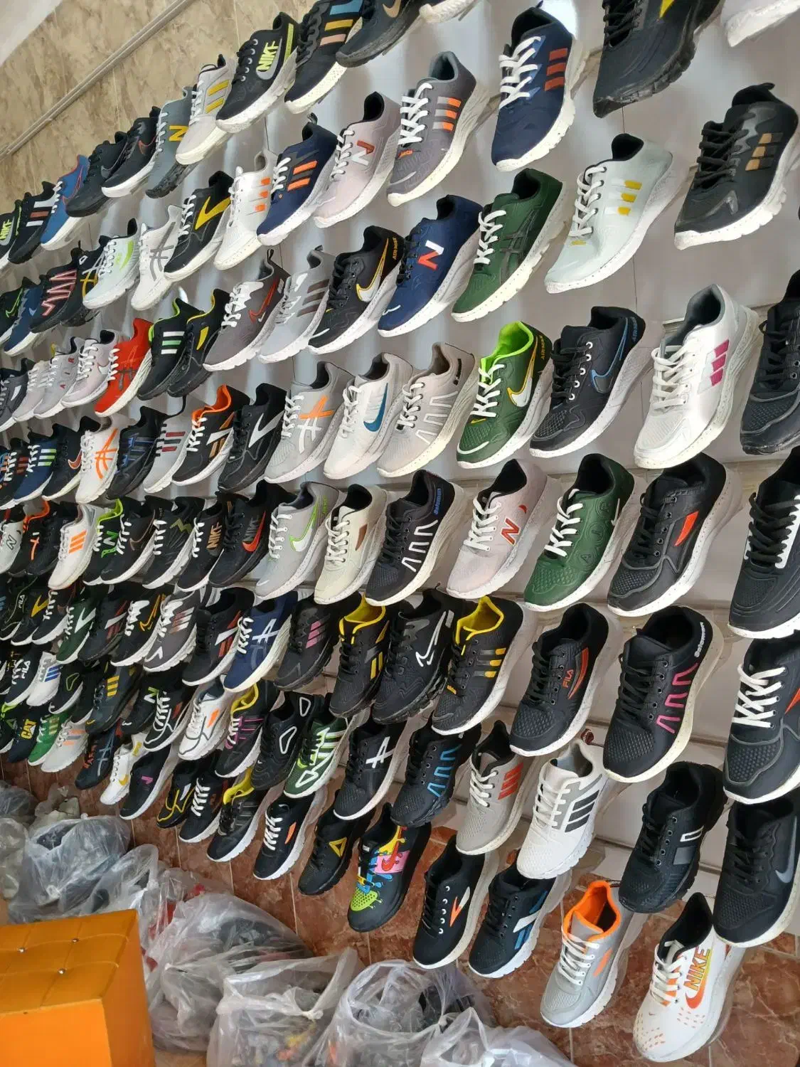 فروش کفش اسپرت دوردوخت تولیدی پاگنده|کیف، کفش، کمربند|شهرکرد, |دیوار