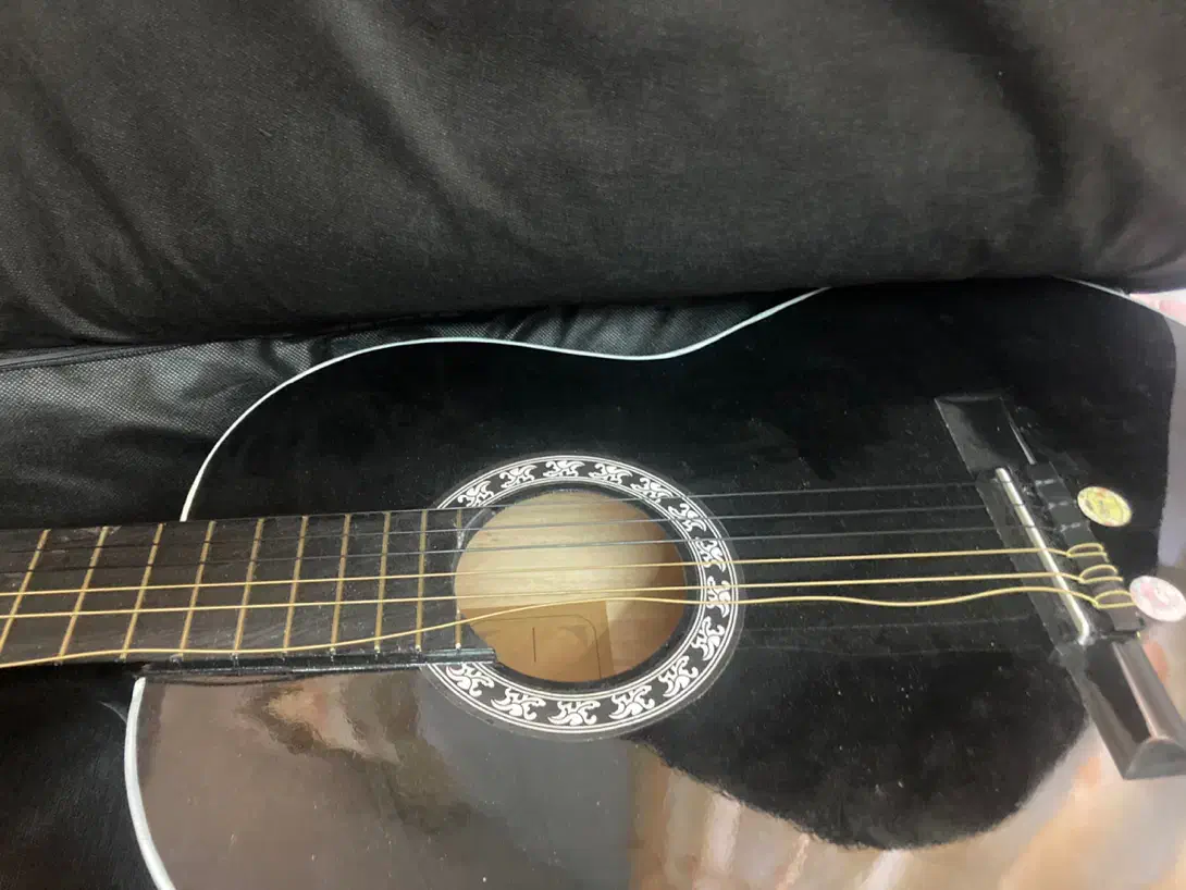 گیتار مشکی king|گیتار، بیس، امپلیفایر|قم, شهرک امام حسن|دیوار