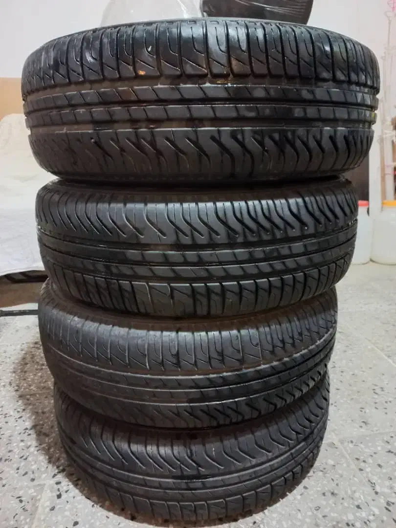 لاستیک پژو گلدستون 70 درصد سایز 15|قطعات یدکی و لوازم جانبی|بروجرد, |دیوار