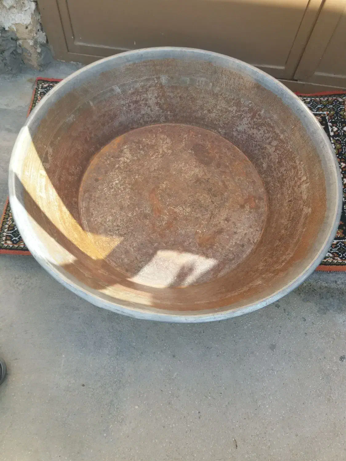 تشت بزرگ|لوازم نظافت|کنگاور, |دیوار