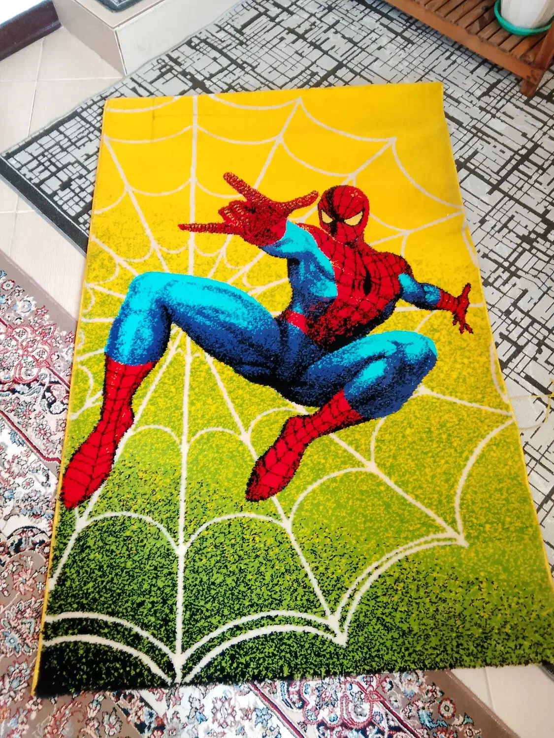 یک فرش مرد عنکبوتی|فرش|بومهن, |دیوار