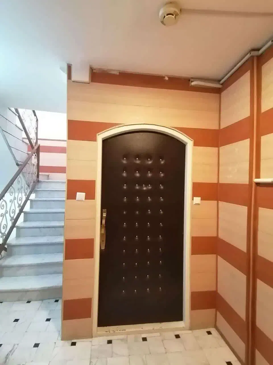 واحد اداری/سند تجاری/بر خیابان شهید بهشتی|فروش دفتر کار، اتاق اداری، مطب|قم, لسانی|دیوار