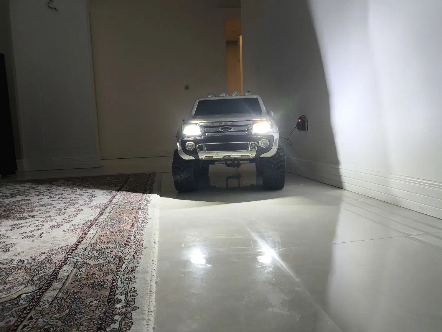 ماشین شارژی مفت فقط و فقط و فقط ۱۳ملیون|اسباببازی بچه|مشهد, نیروی هوایی|دیوار