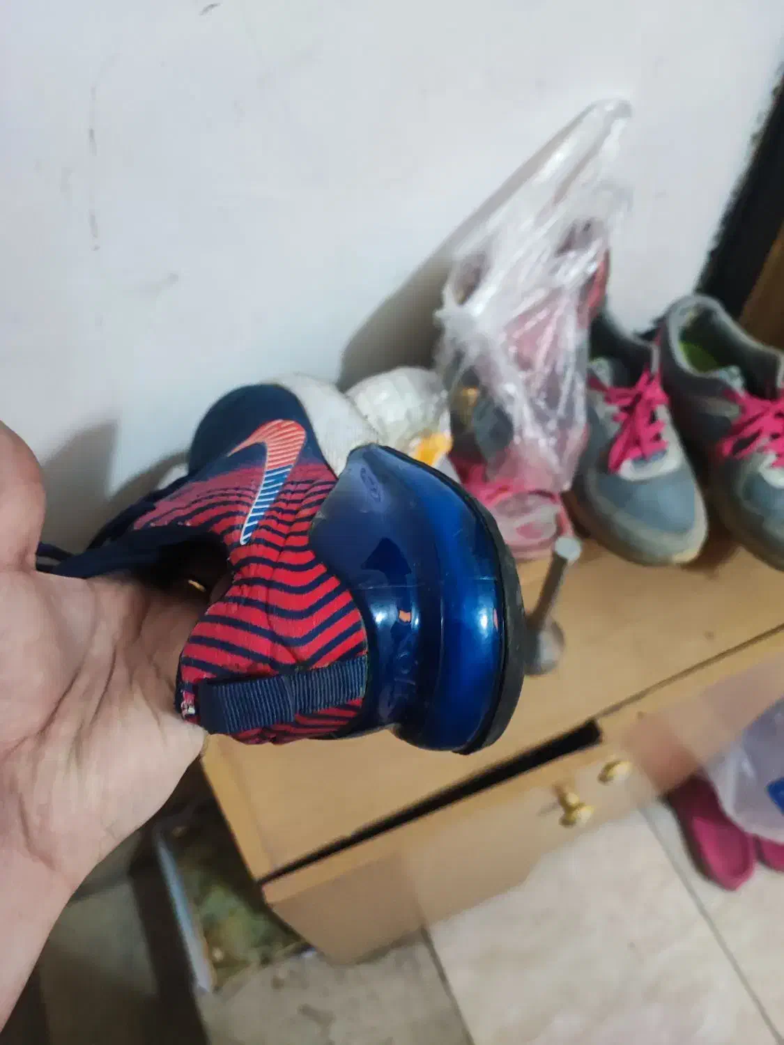 معاوضه کتونی نایک سایز ۴۲ یا ۴۳|کیف، کفش، کمربند|صباشهر, |دیوار