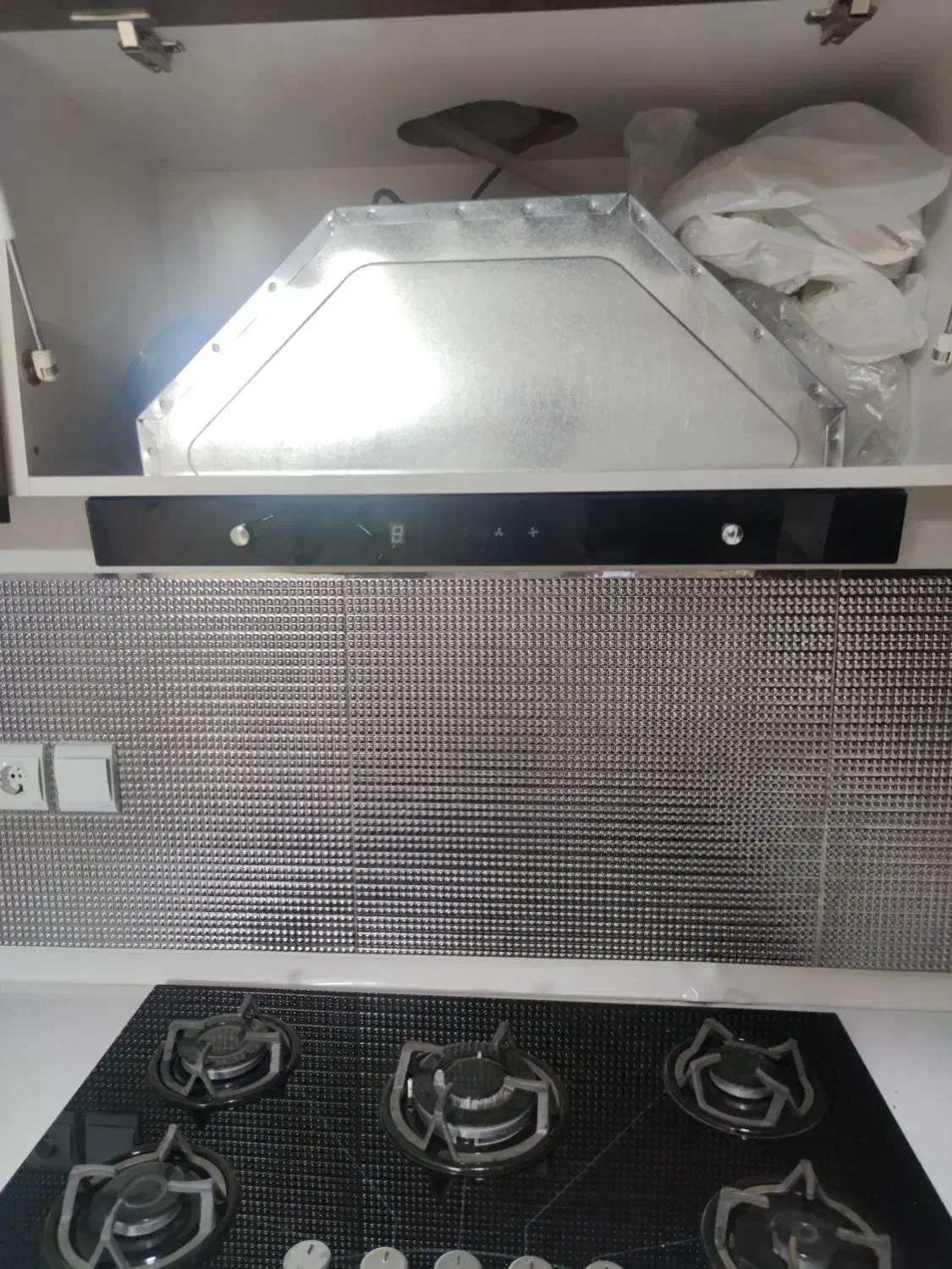 هود اشپزخانه|هود|اصفهان, رکن الدوله شرقی|دیوار