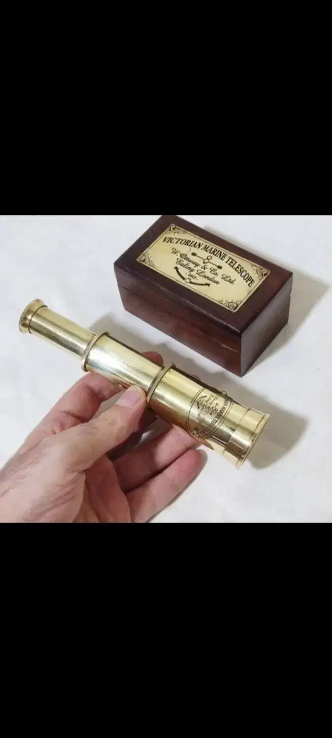 ملبانی تلسکوپی|کلکسیون اشیاء عتیقه|صدرا-فارس, فاز ۱|دیوار