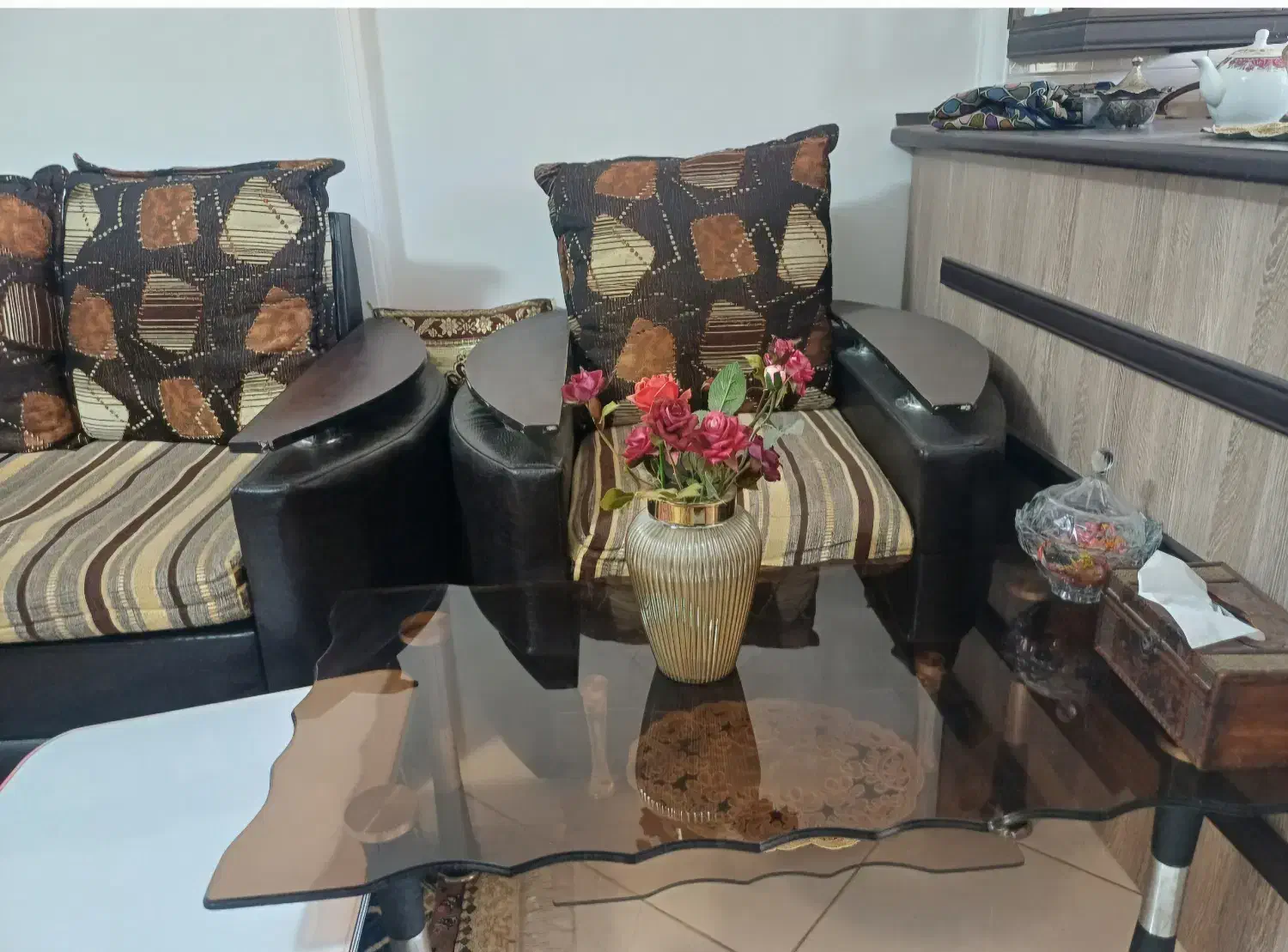 میز جلو مبلی شیشه ای با سه عسلی|مبلمان خانگی و میز عسلی|قم, هفت تیر|دیوار