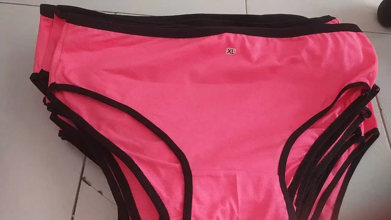 ۱۵۰ عددلباس زیر زنانه و دخترانه به فروش میرسد عمده|لباس|رودهن, |دیوار