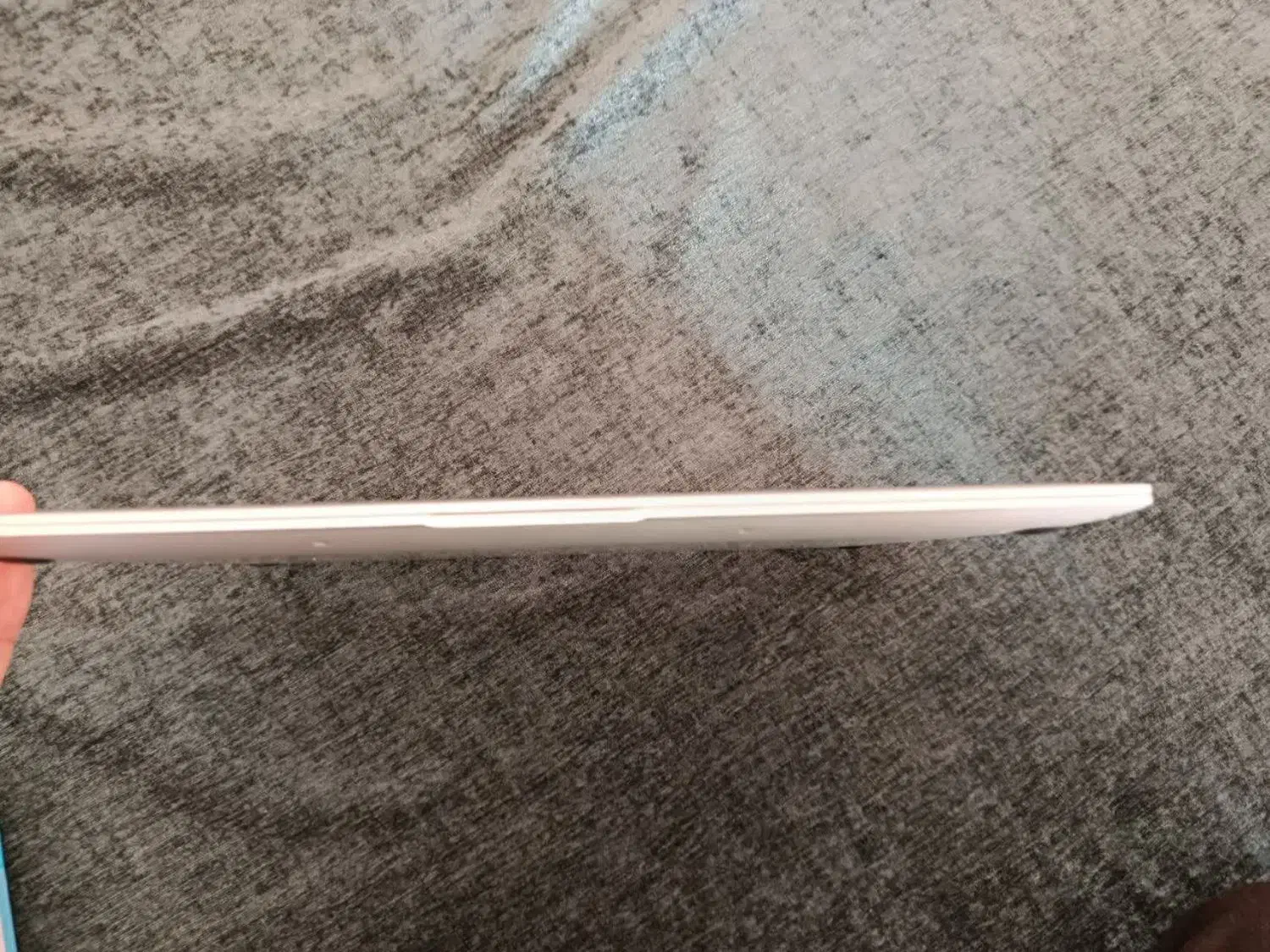 MacBook ari 2020  رم ۸گیگ  حافظه ۵۱۲ ssd نسبتاعجله|رایانه همراه|مشهد, جاهد شهر|دیوار